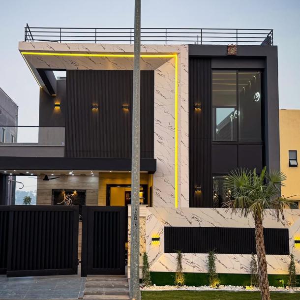 Beautiful 10 Marla House For Sale in DHA Phase 7 Lahore Pakistan-3