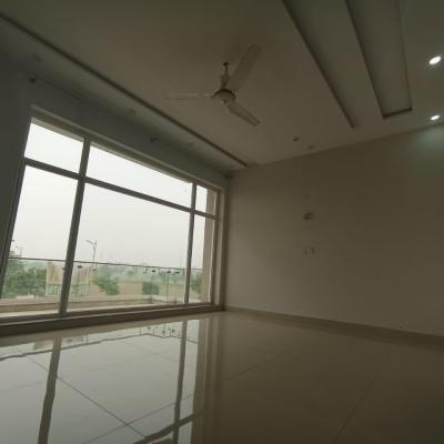 DHA Phase 7 Excellent Location 23 Marla Upper Portion Separate Gate For Rent