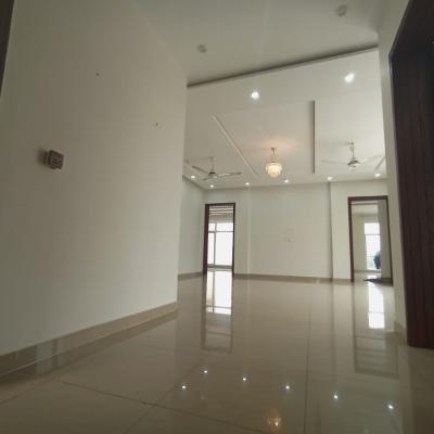 DHA Phase 7 Excellent Location 23 Marla Upper Portion Separate Gate For Rent
