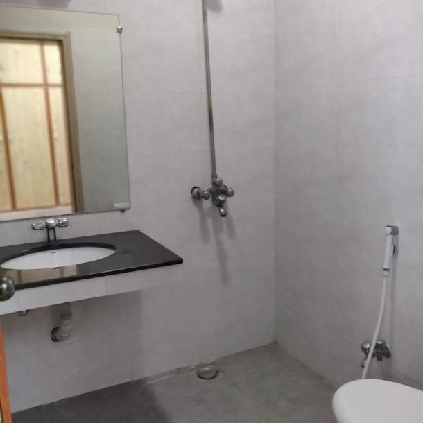 DHA Phase 3 Reasonable Price 10 Marla Full House For Rent-4