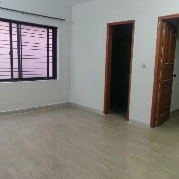DHA Phase 3 Reasonable Price 10 Marla Full House For Rent-8
