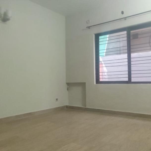 DHA Phase 3 Reasonable Price 10 Marla Full House For Rent-10