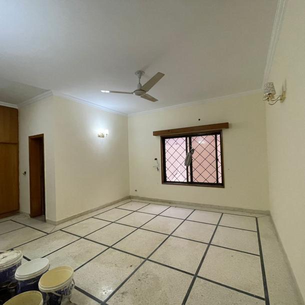 DHA Phase 3 Affordable 1 Kanal Full House For Rent-3