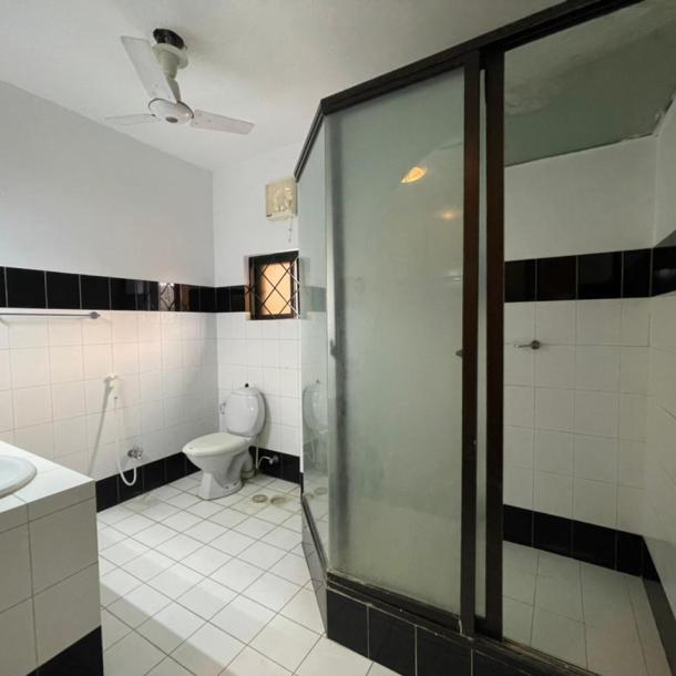 DHA Phase 3 Affordable 1 Kanal Full House For Rent-9