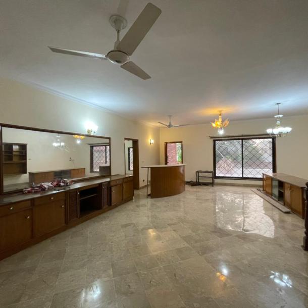 DHA Phase 3 Affordable 1 Kanal Full House For Rent-14