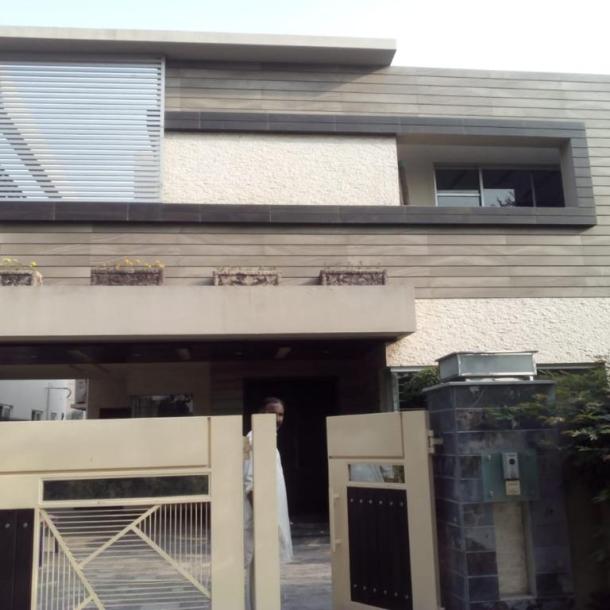 DHA Phase 4 Best Location 23 Marla Upper Portion Separate Gate For Rent-1