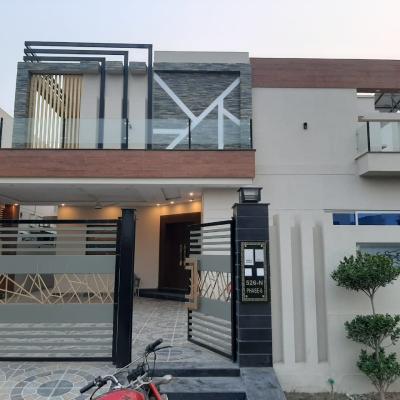 DHA Phase 6 kanal upper portion seaprate gate for rent