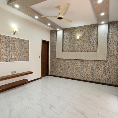 Prime Location 1 Kanal Brand New Upper Portion For Rent