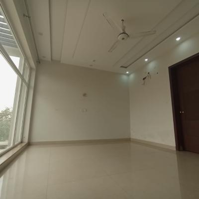 DHA Phase 7 Excellent Location 23 Marla Upper Portion Separate Gate For Rent
