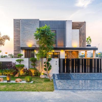 1 Kanal Facing Park Luxury Modern House for Sale