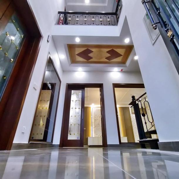 1 Kanal Most Luxury Modern Living House for Sale-4