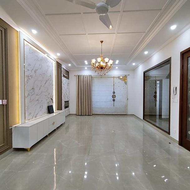 1 Kanal Most Luxury Modern Living House for Sale-5