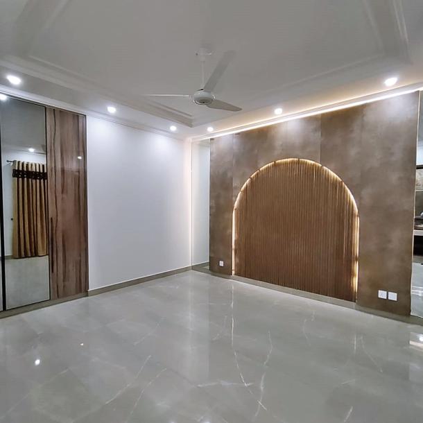 1 Kanal Most Luxury Modern Living House for Sale-11
