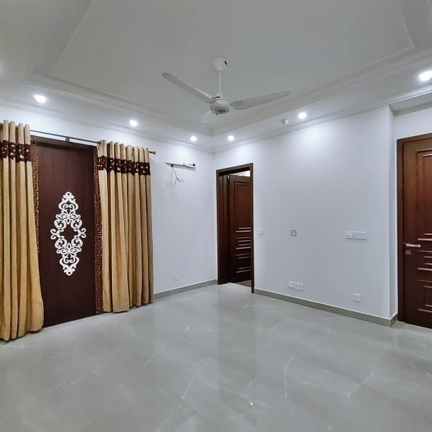 1 Kanal Most Luxury Modern Living House for Sale-14