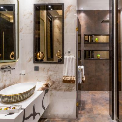 1 Kanal Facing Park Luxury Modern House Available For Sale