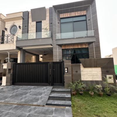 Fully Furnished 5 Marla Near To Commercial Prime Location Bungalow For Sale in DHA 9 Town