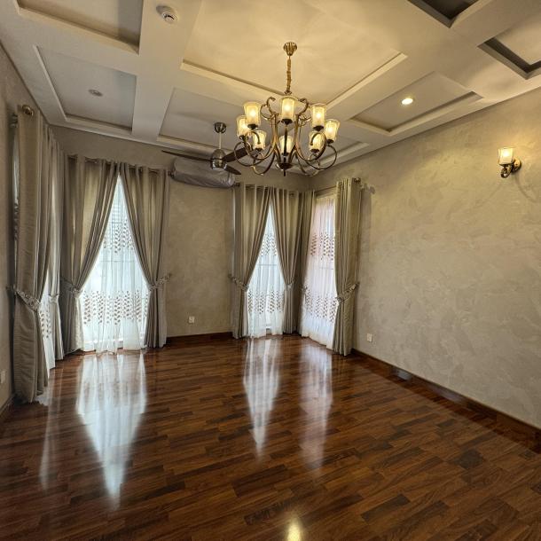 2 Kanal Superb Bungalow in Phase 8 Ex Park View DHA Lahore-9