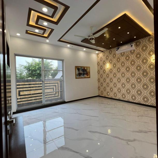 1 Kanal Most Elegent House In DHA Phase 6-7