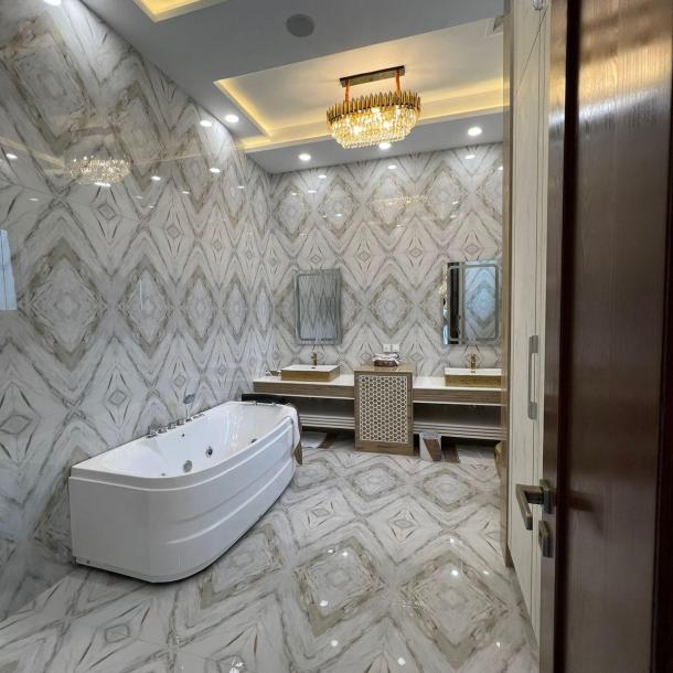 1 Kanal Most Elegent House In DHA Phase 6-8