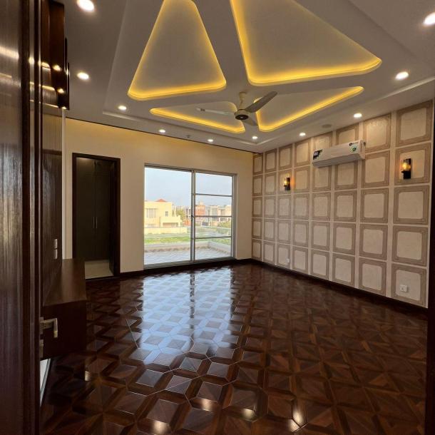 1 Kanal Most Elegent House In DHA Phase 6-9