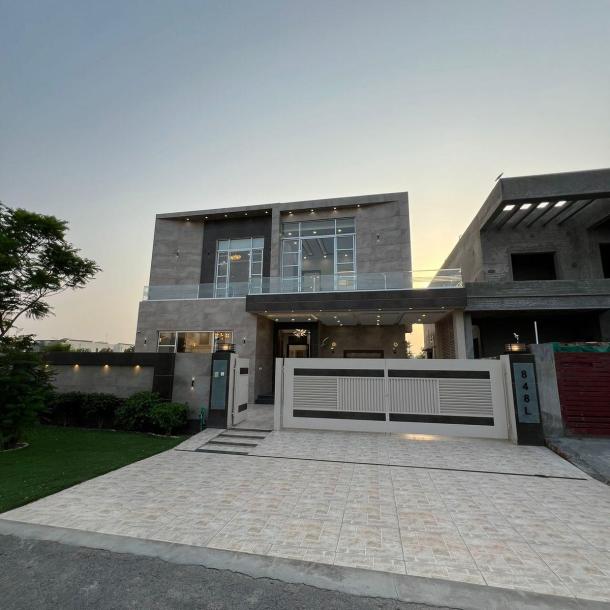 Most Pretty 1 Kanal House In DHA 9 Town-1