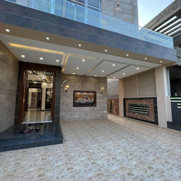 Most Pretty 1 Kanal House In DHA 9 Town-2