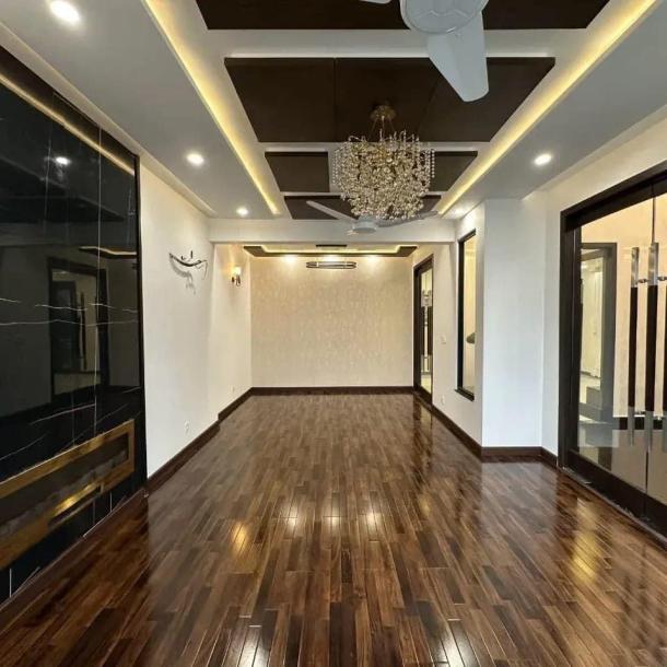 10 Marla House Double Heighted Door In DHA Phase 6-4