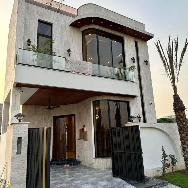 5 Marla Ultra Modern House in DHA 9 Town Lahore-2