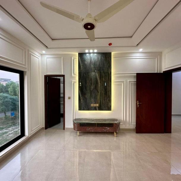 5 Marla Ultra Modern House in DHA 9 Town Lahore-11