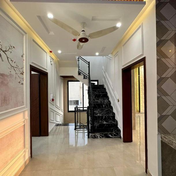 5 Marla Ultra Modern House in DHA 9 Town Lahore-12