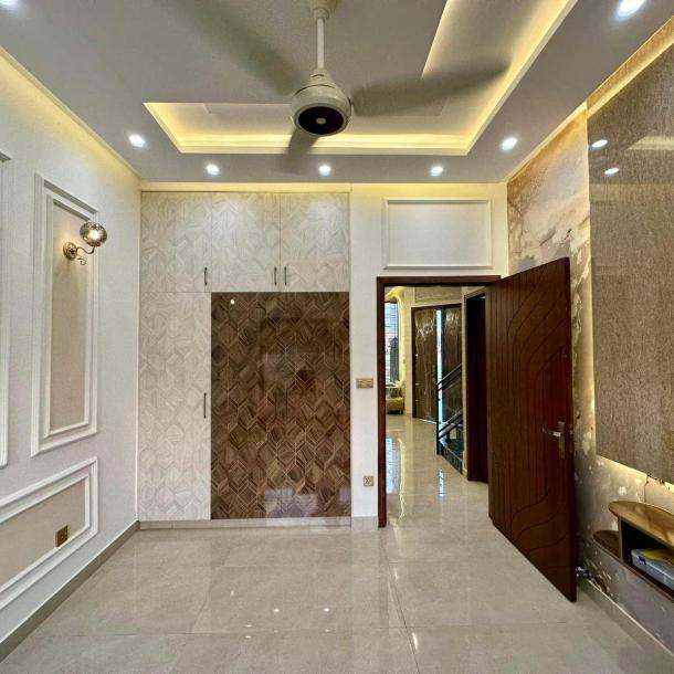 5 Marla Ultra Modern House in DHA 9 Town Lahore-16