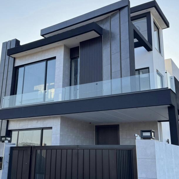 10 Marla House for Sale in DHA Phase 7 – Prime Location-1