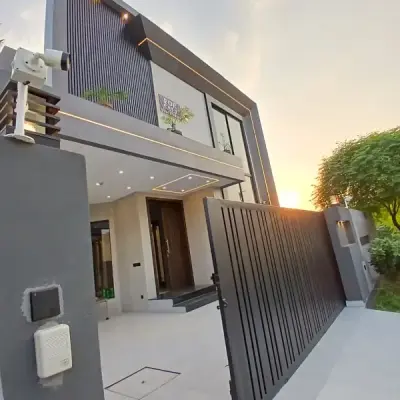 Modren 10 Marla House In DHA Phase 7 Lahore