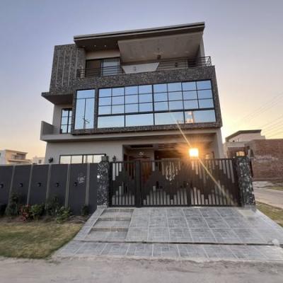8.75 Marla Corner Park Facing Triple Story Ultra-Modern House for Sale in Buch Villas, Multan.
