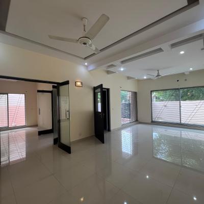 DHA Phase 6 10 Marla House For Rent