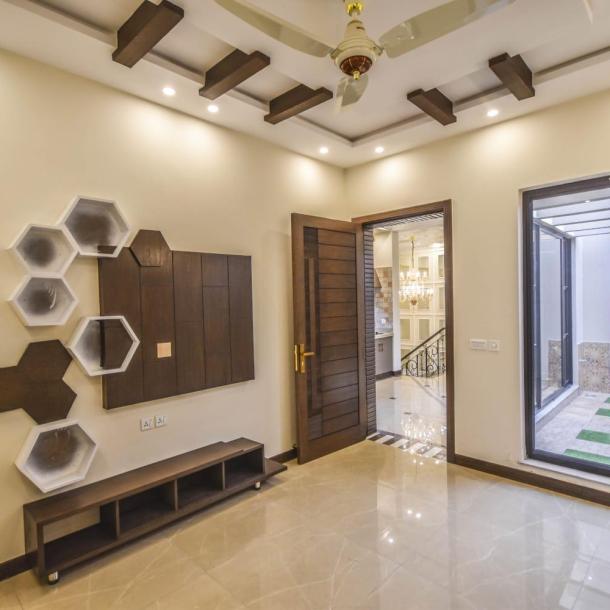 Brand New 10 Marla House For Rent With Modern Kitchen and Bathrooms, In DHA Phase 6 Lahore-13