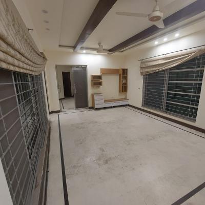 10 Marla House For Rent In Phase 4 DHA