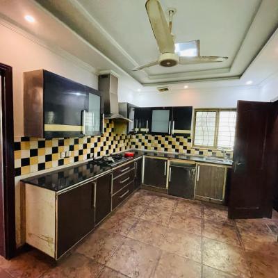 Well Design Best Location 1 Kanal House Available For Rent In DHA Lahore Phase 3 Block Z