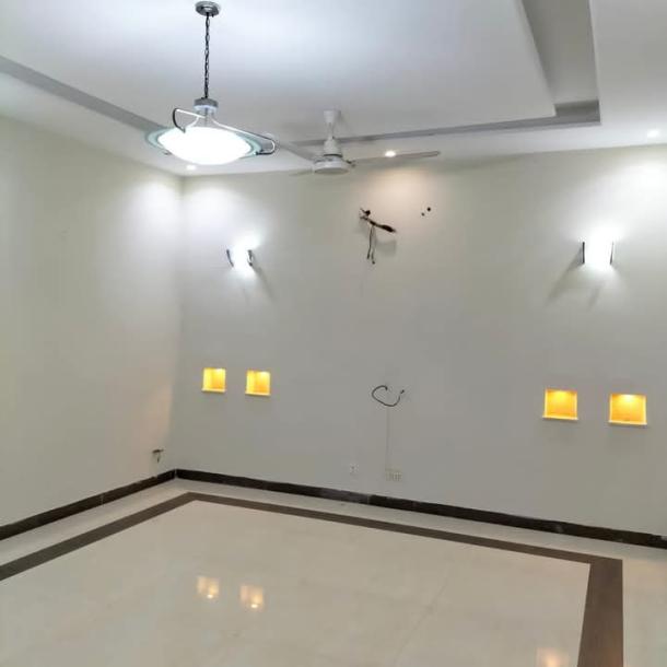1 Kanal Awesome Lower Portion On Top Location For Rent In DHA Lahore Phase 3-2