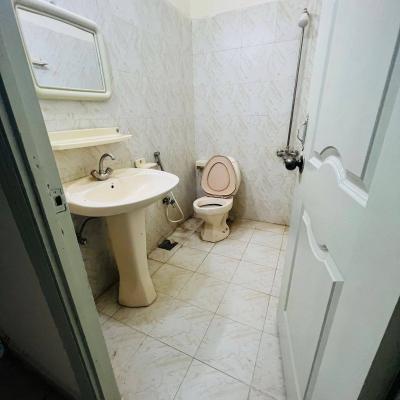 Well Maintained 10 Marla Apartment Available For Rent In Askari 10