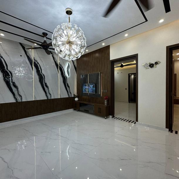 DHA Phase 7 Beautiful 1 Kanal Bangalow Available For Rent-3