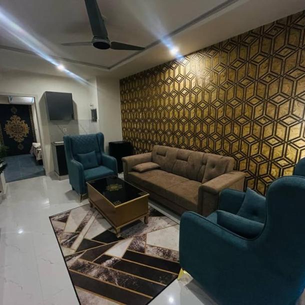 Elegant 1 Kanal Fully Furnished Upper Portion Available For Rent In DHA Phase 6 Lahore-3