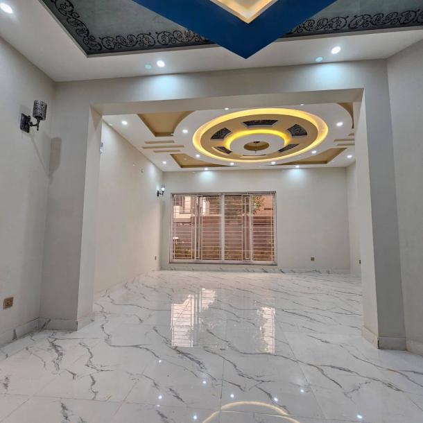 1 Kanal New Beautiful House Available For Rent In Bahria Town Lahore-9