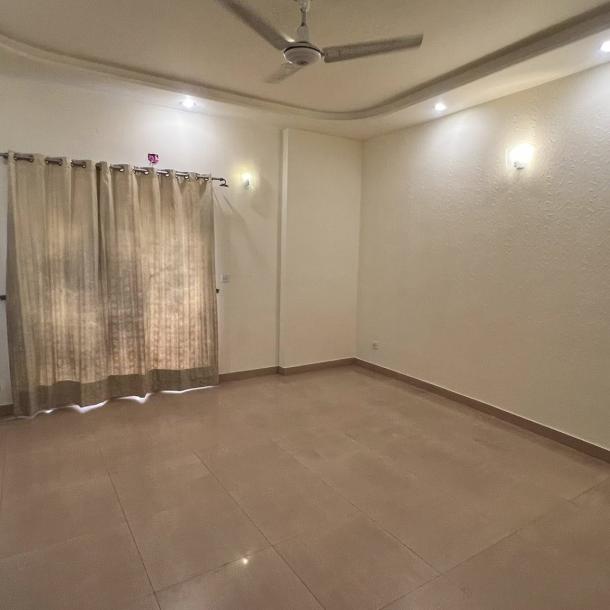 Fully Maintained 3 Bedrooms Upper Portion available For Rent In DHA Lahore Phase 4-4
