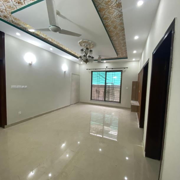 DHA Phase 1 Affordable 1 Kanal Lower Portion Available For Rent-1