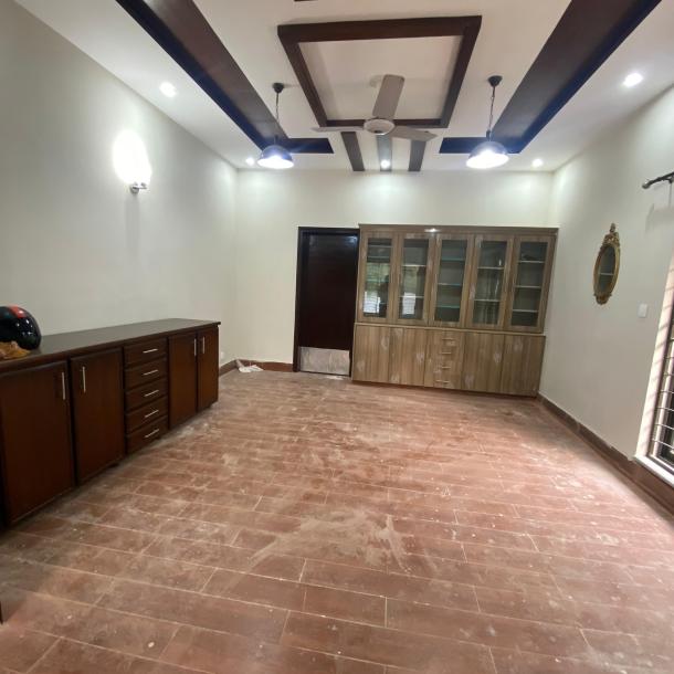 DHA Phase 1 Affordable 1 Kanal Lower Portion Available For Rent-8