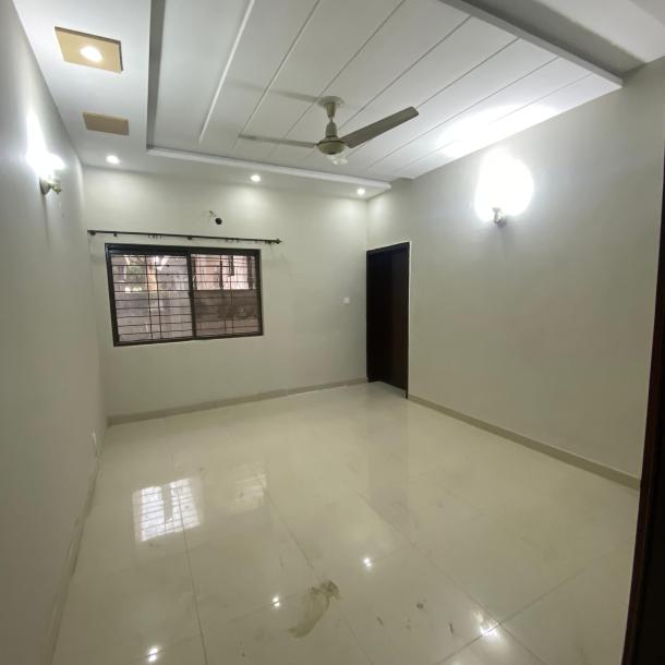 DHA Phase 1 Affordable 1 Kanal Lower Portion Available For Rent-3