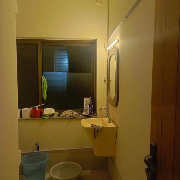 Affordable Price 10 Marla Fully Furnished Lower Portion Available For Rent-7