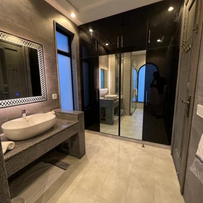 Luxury 1 Kanal House Available For Sale In DHA Lahore Phase 6 Block E