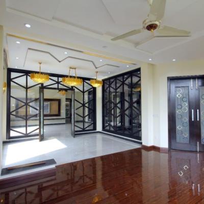 Classical Design 1 Kanal House Availabel For Sale In DHA Lahore Phase 6